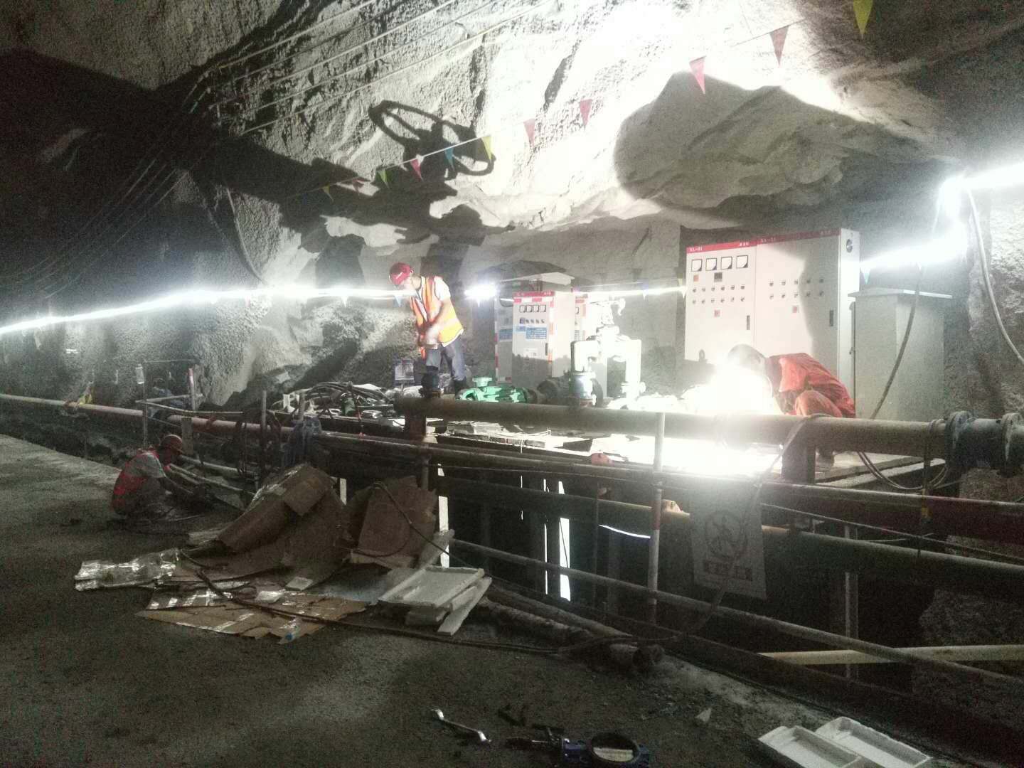 供排水设备抵达施工现场 供排水设备抵达施工现场